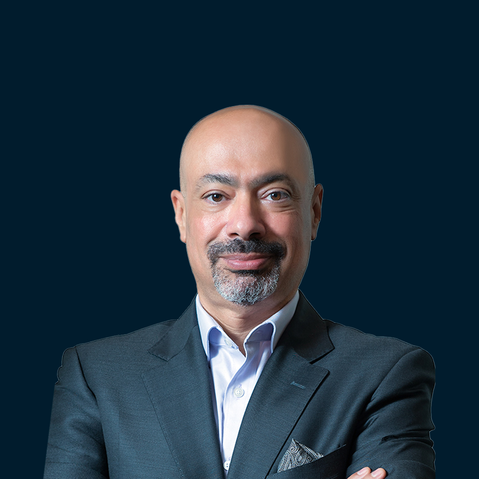 hatem-dowidar-delayering-and-transforming-e-from-a-telco-to-a-techco